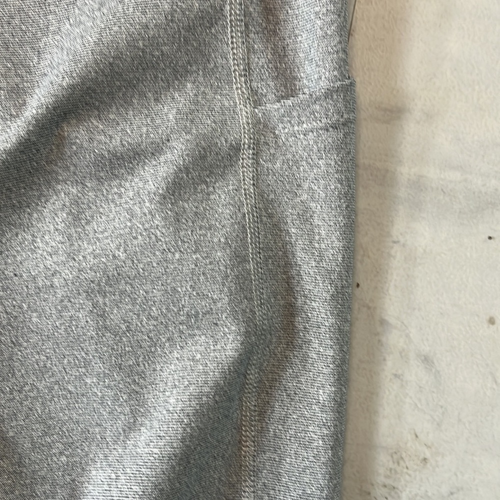 Banana Republic Athletic leggings / side pockets Light Grey NWOT Size L - Picture 8 of 12